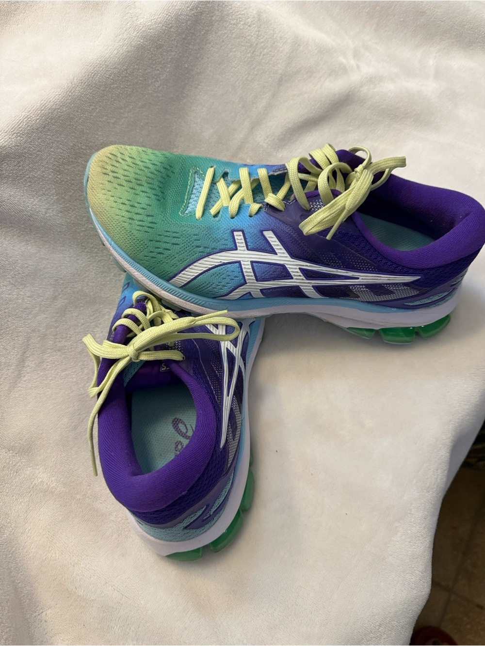Asics Women's GT-1000 10